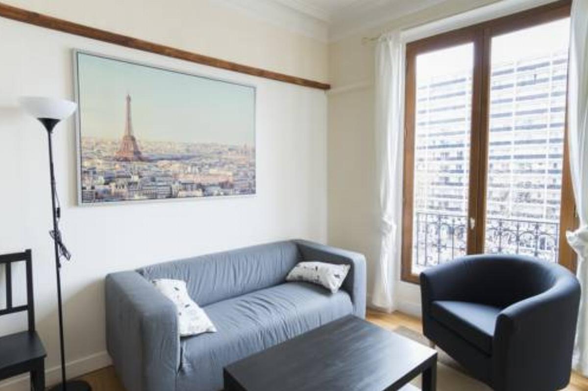 Two-Bedroom Apartment Boulevard de Picpus Hotel Paris France