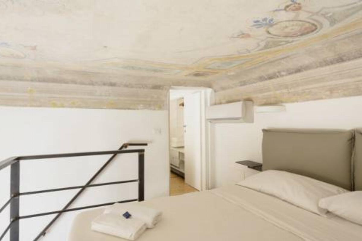 Two-Bedroom close to Mercato Centrale Hotel Florence Italy