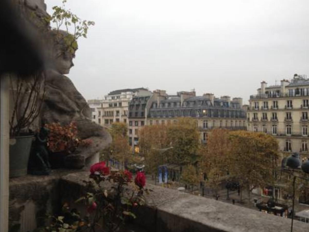 Un balcon sur les Champs-Elysees Hotel Paris France