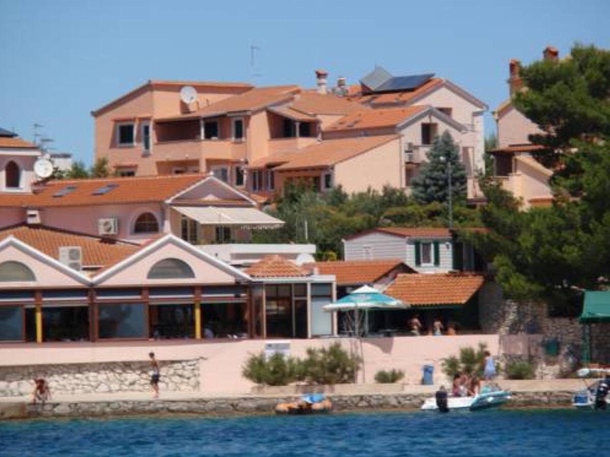 Villa Rosa Hotel Brodarica Croatia