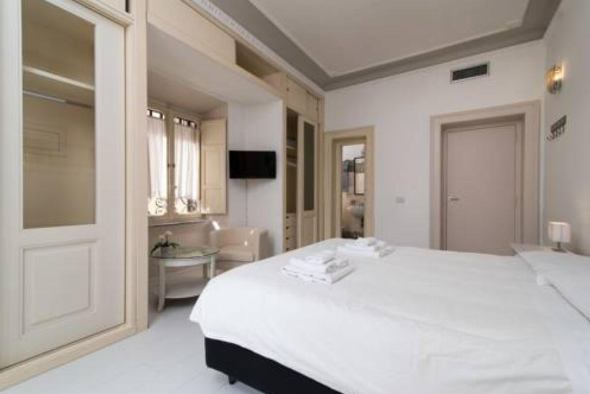 White Rooms Borgo Hotel Roma Italy