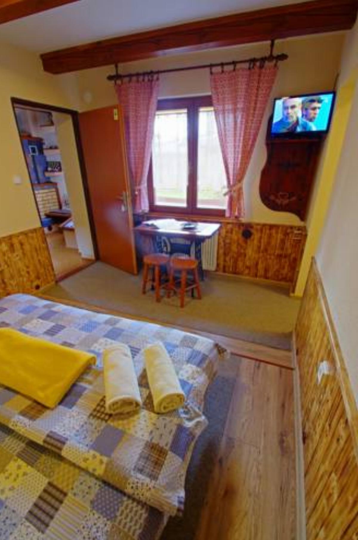 Yellow Paradise House Hotel Hrabušice Slovakia