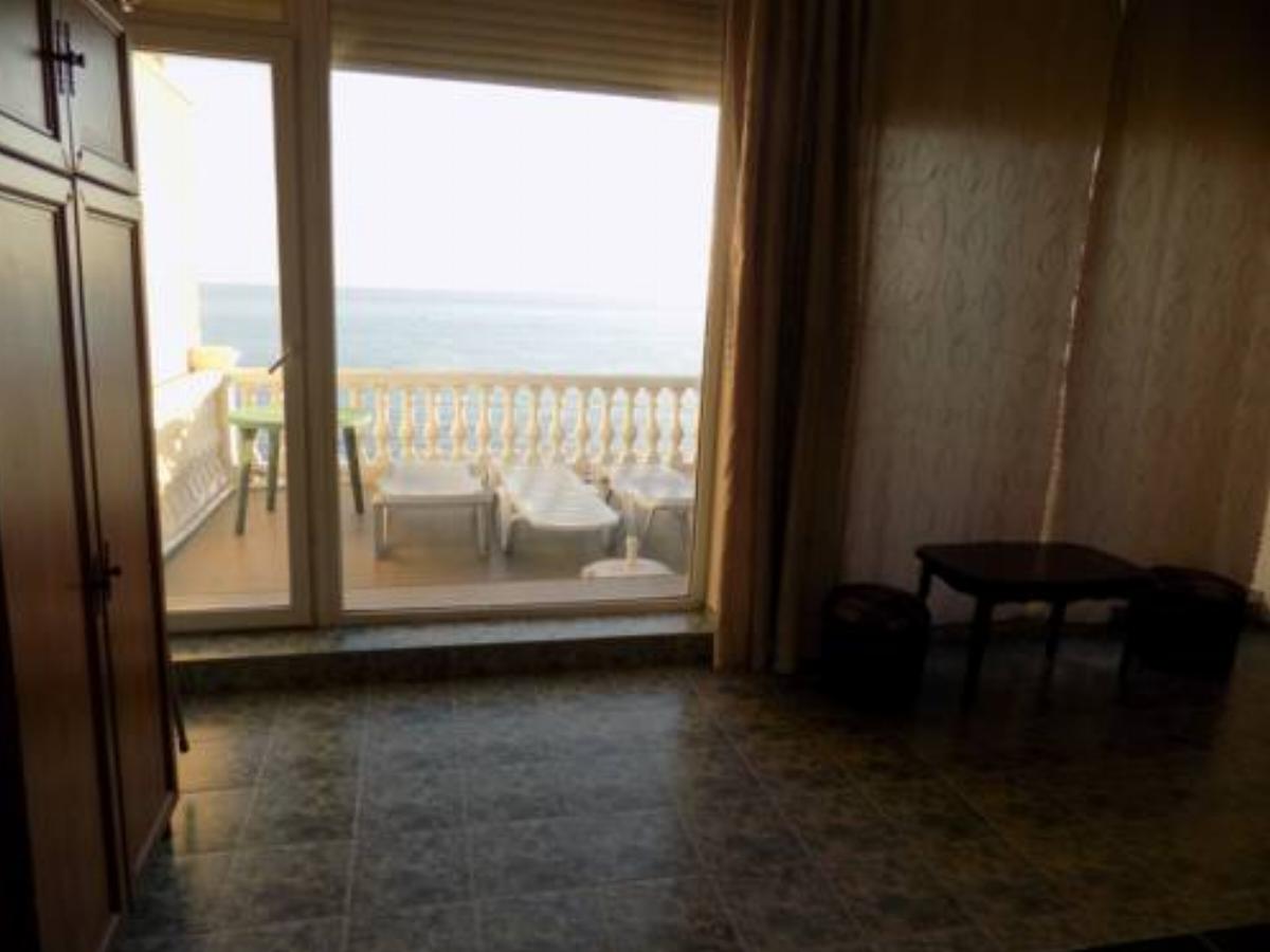 Эллинг на побережье в 10 метрах от моря Hotel Alupka Crimea