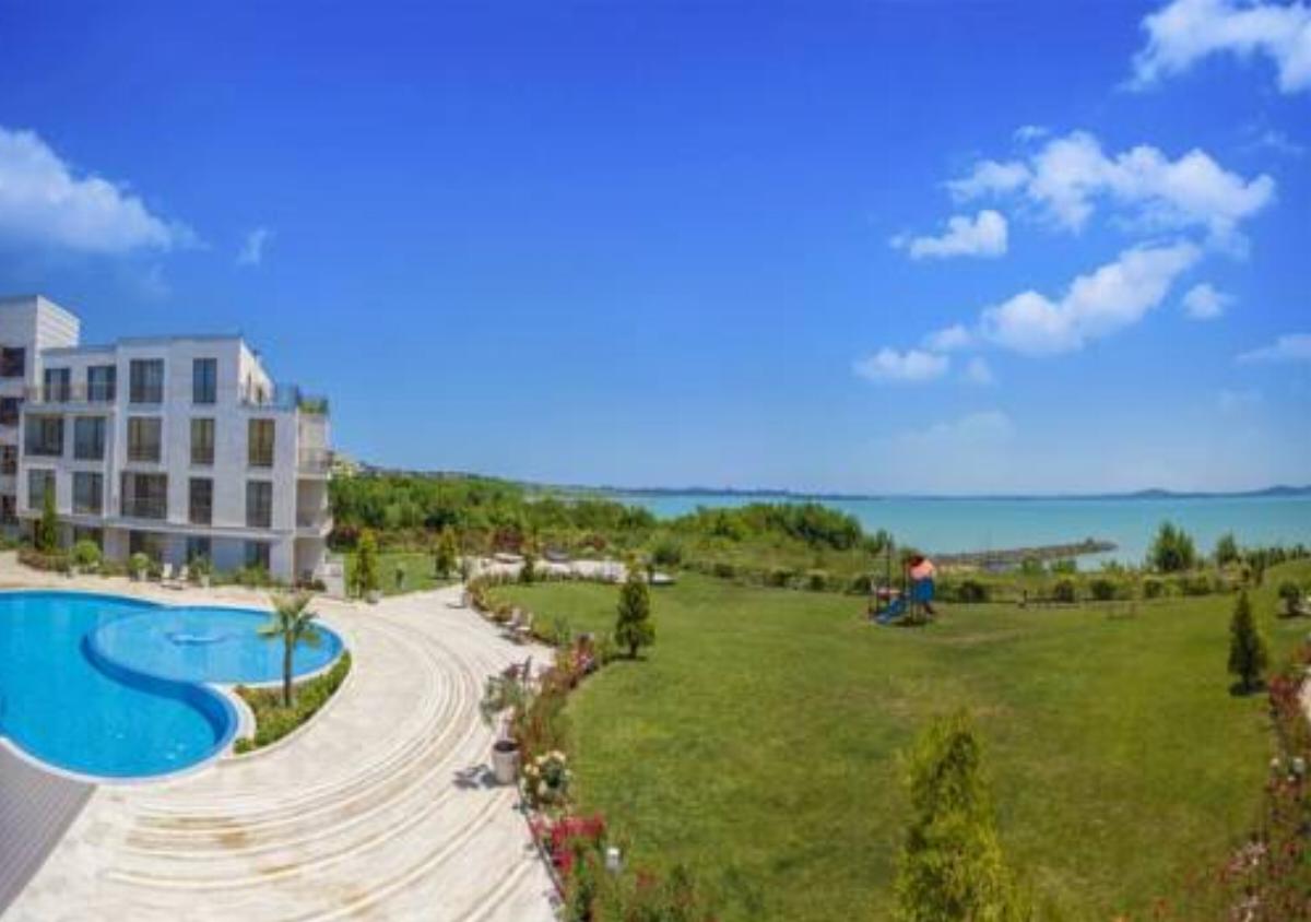 Апартамент 16E в Diamond Beach Hotel Burgas City Bulgaria