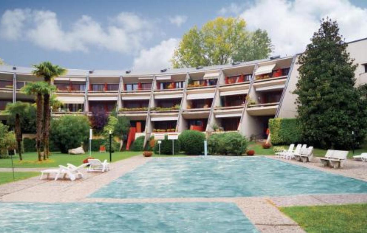 Apartment Desenzano del Garda 65 with Outdoor Swimmingpool