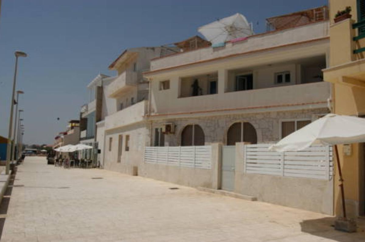 Plaza Beach Hostel