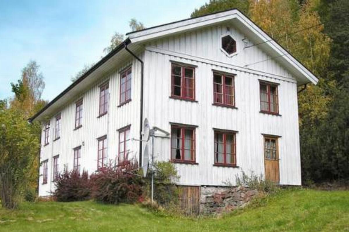 Six-Bedroom Holiday home in Vråliosen