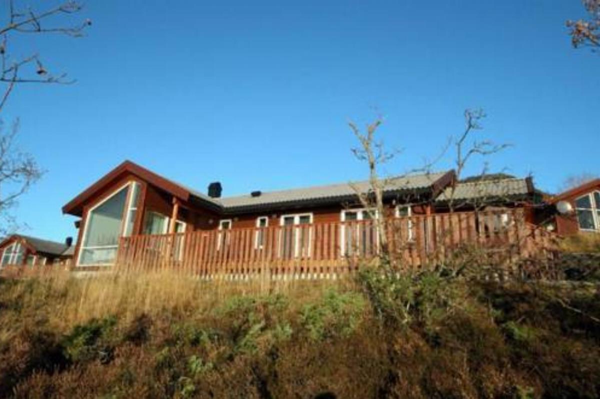 Five-Bedroom Holiday home in Nedstrand 4
