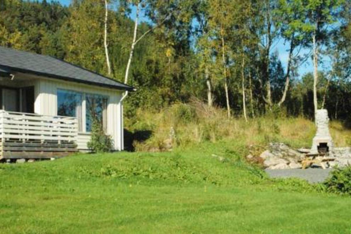 Two-Bedroom Holiday home in Averøy 2