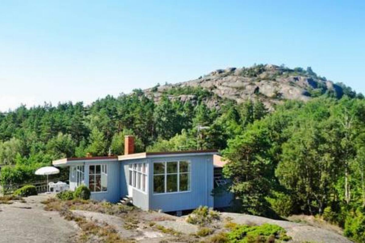 Three-Bedroom Holiday home in Bovallstrand
