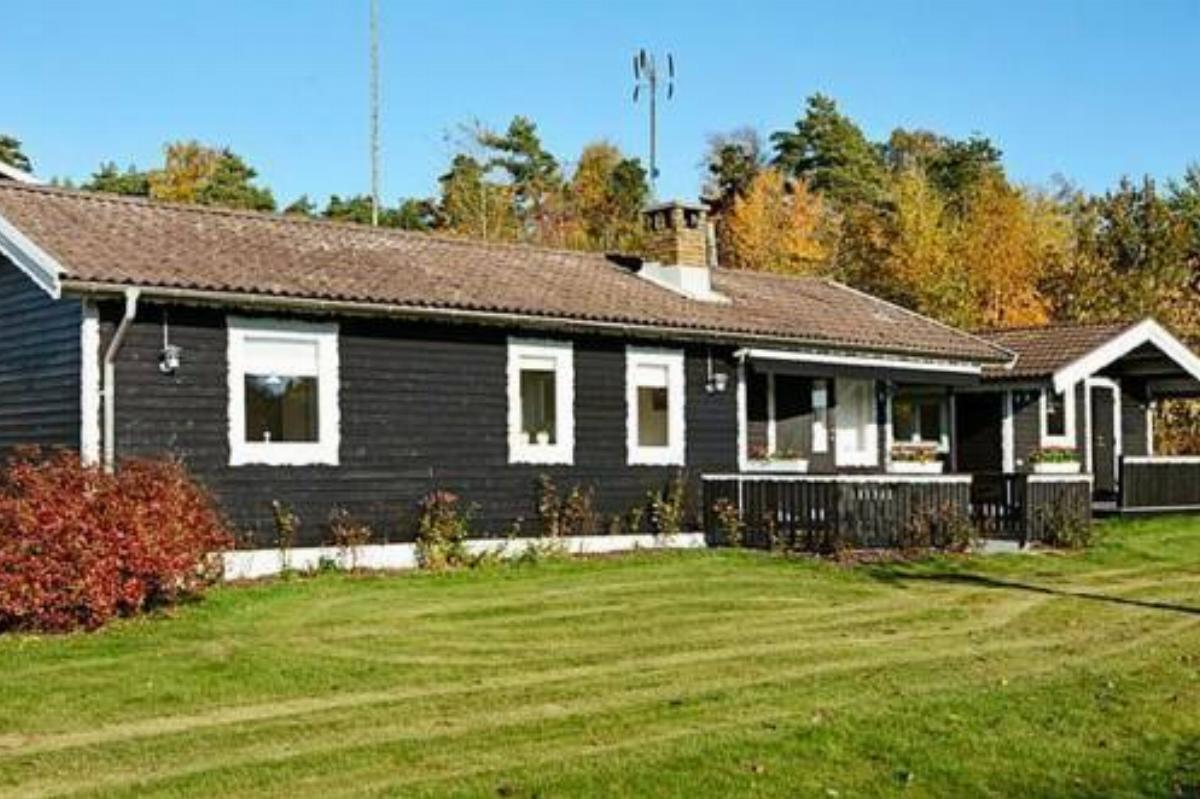 Three-Bedroom Holiday home in Frillesås