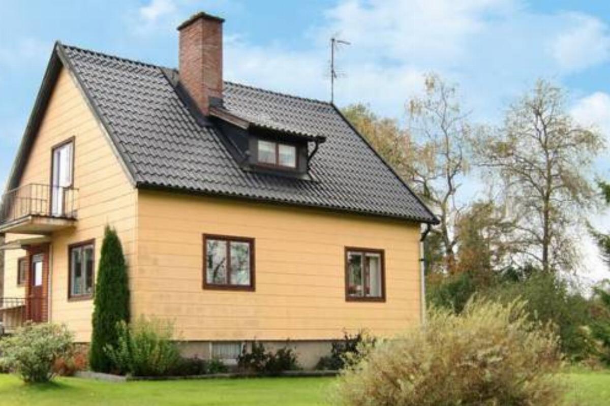 Three-Bedroom Holiday home in Strömsnäsbruk