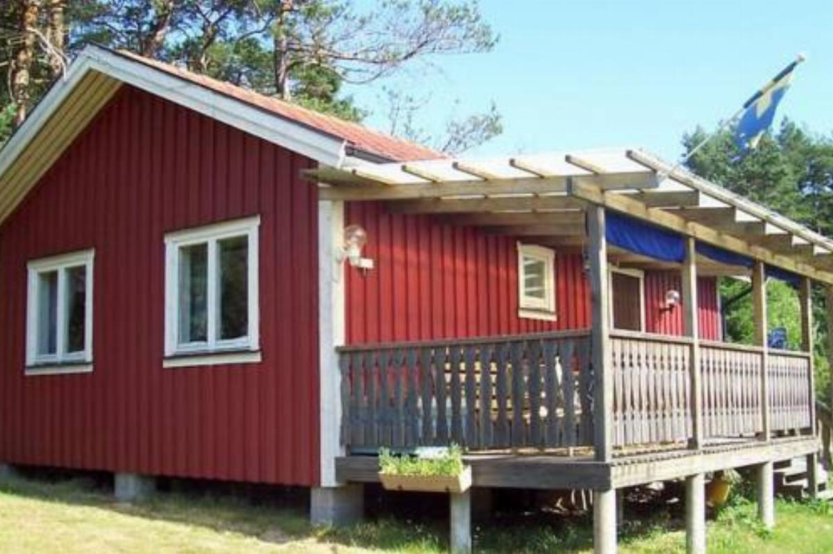 Two-Bedroom Holiday home in Svanesund