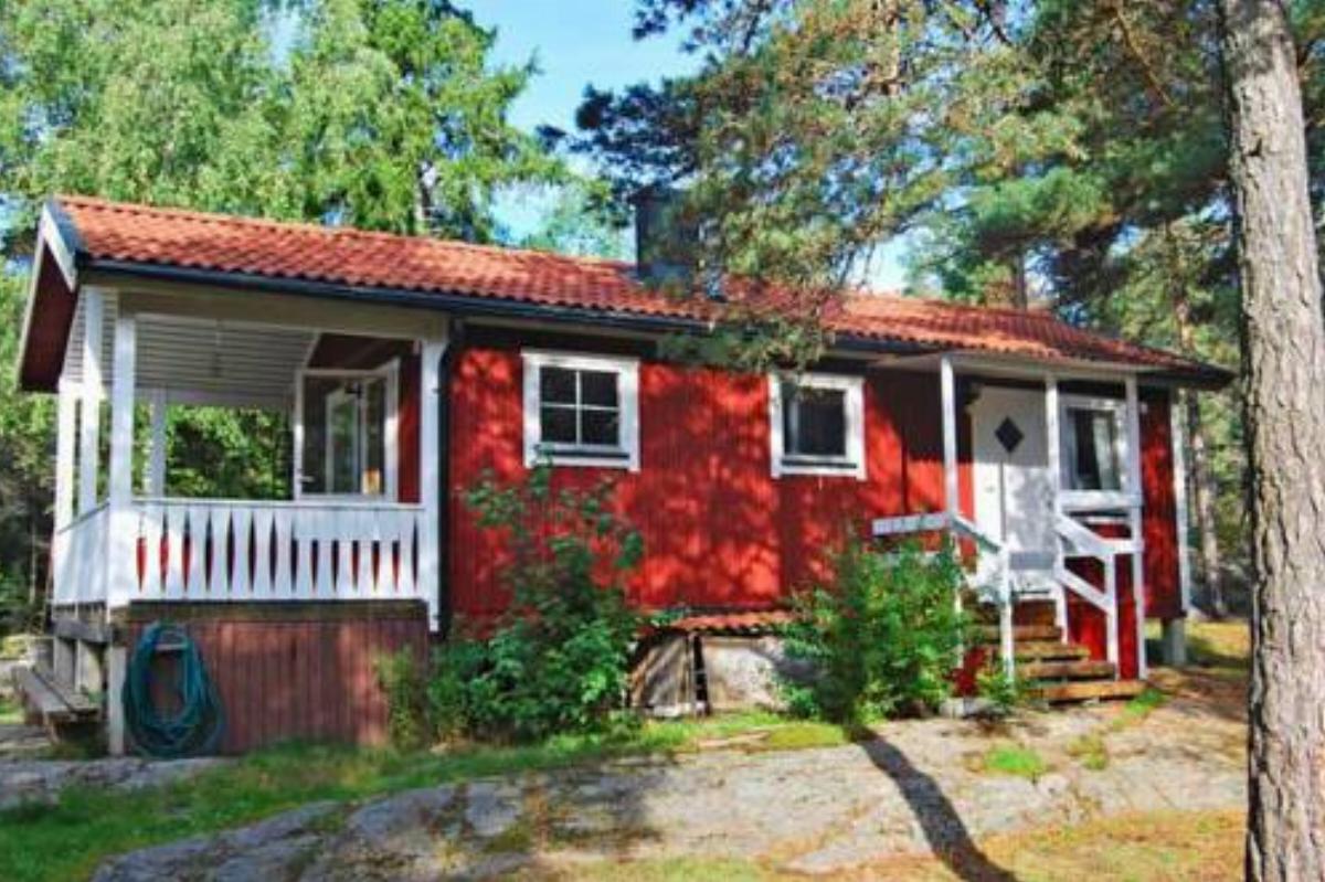 Three-Bedroom Holiday home in Västerhaninge