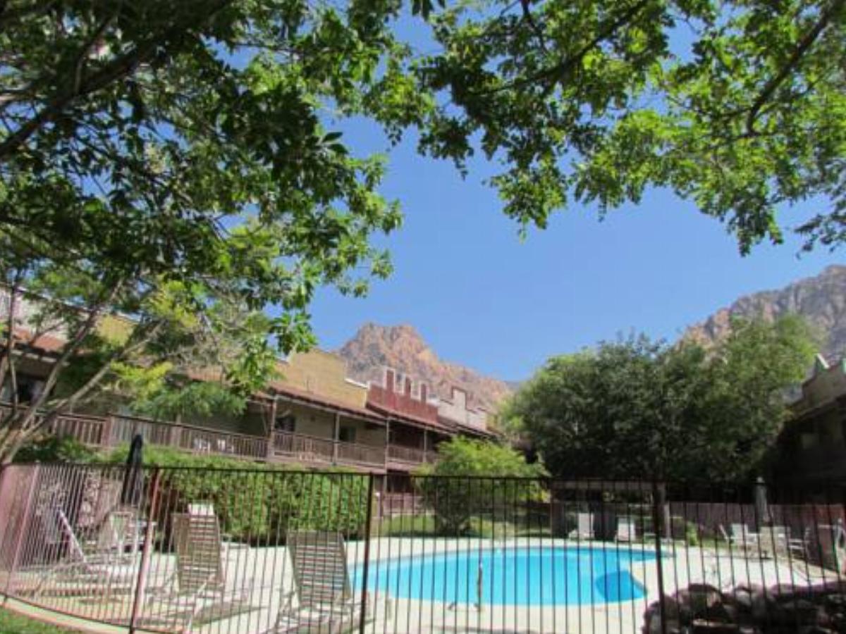 Bonnie Springs Motel and Resort