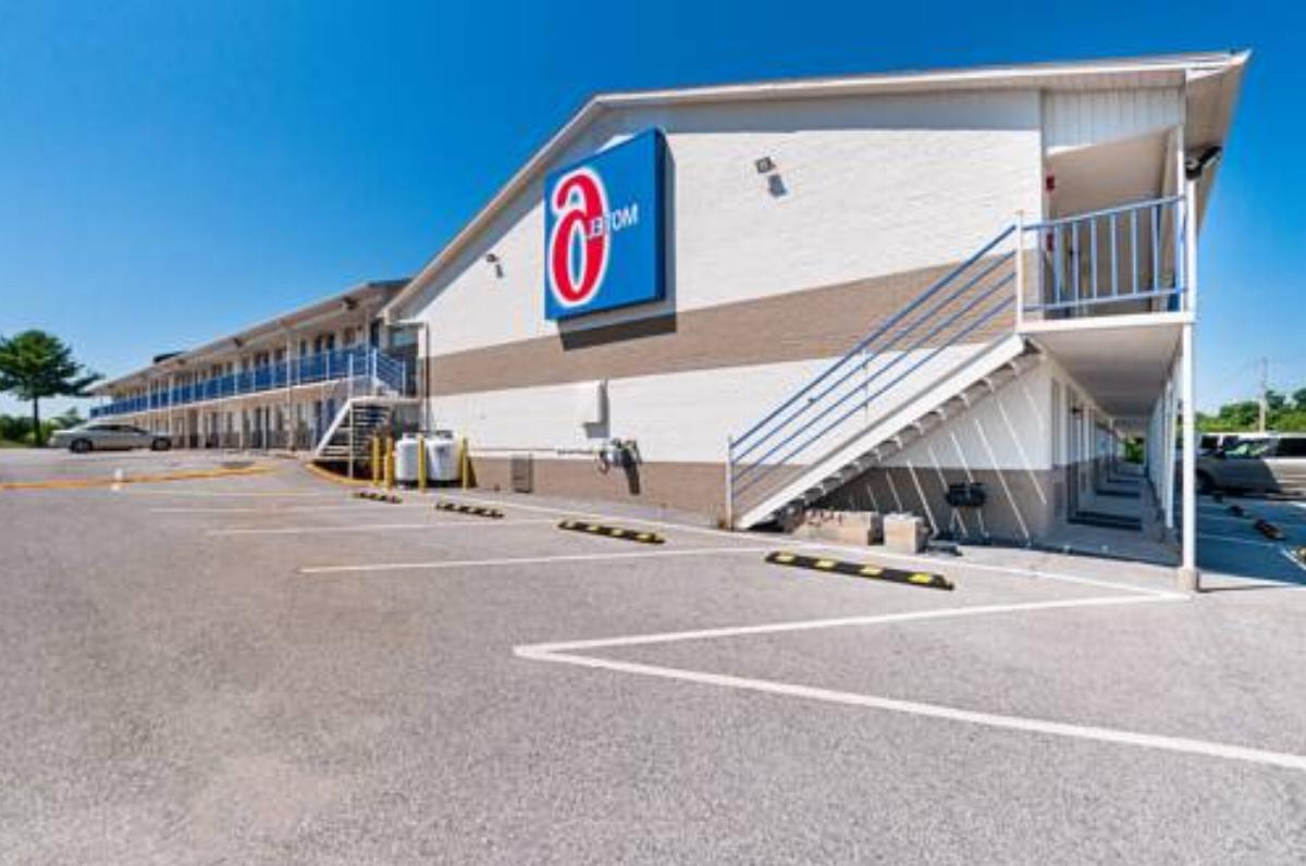 Motel 6 Charles Town