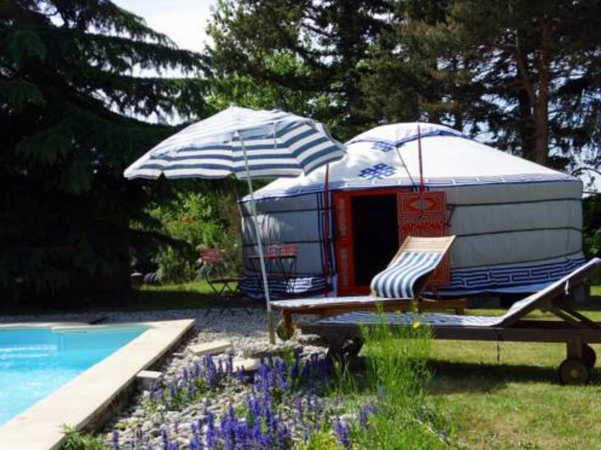 Yourte d'Ardèche avec piscine privée