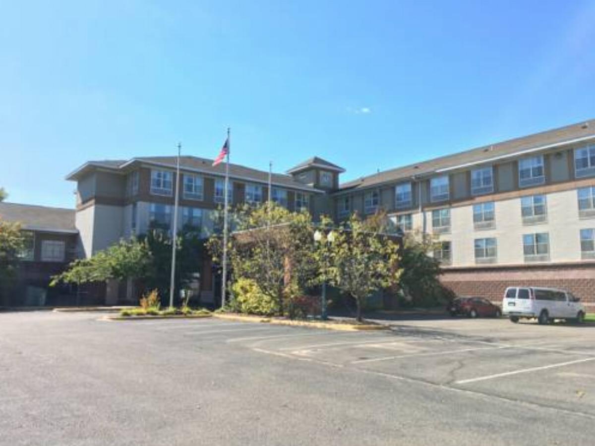 Norwood Inn and Suites Chaska