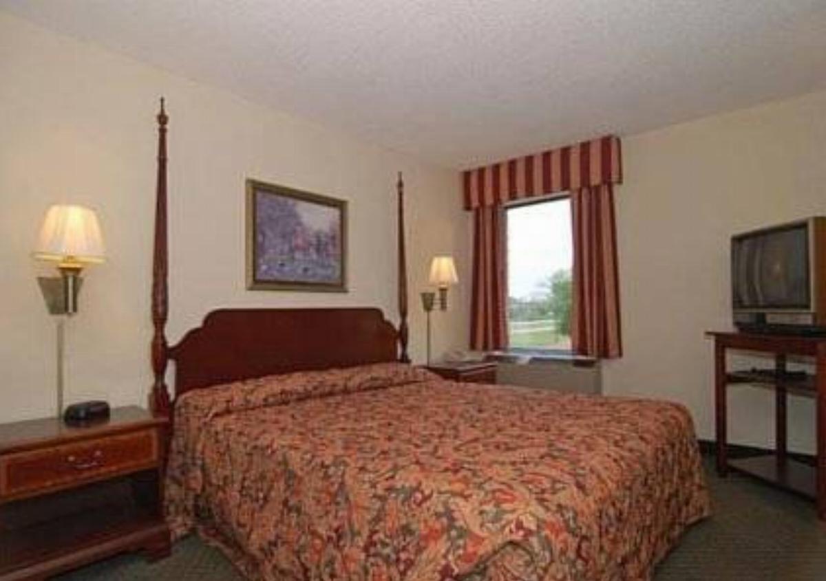 Econo Lodge & Suites Lake Norman