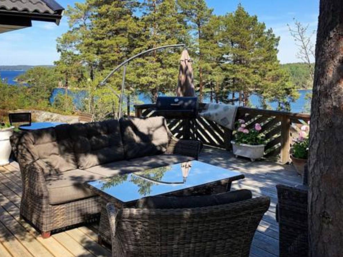 Four-Bedroom Holiday home in Dalarö