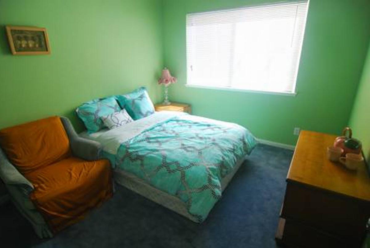 (3C) Cozy Private Bedroom near Daly City BART Subway Station