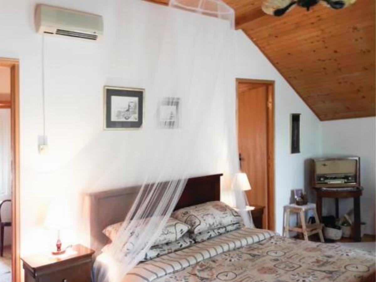Two-Bedroom Holiday Home in Draz