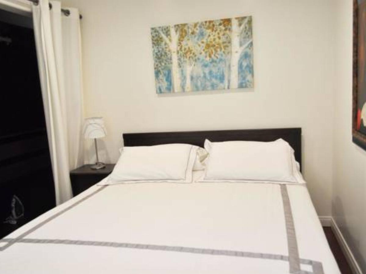 ★ Stylish Efficiency ★ Quiet Guesthouse w Pool Best Location Walkable