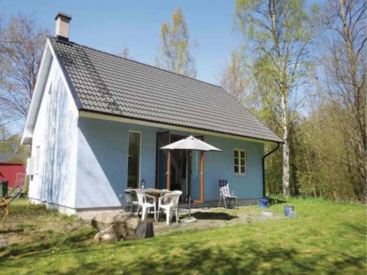 Two-Bedroom Holiday home with a Fireplace in Gärsnäs
