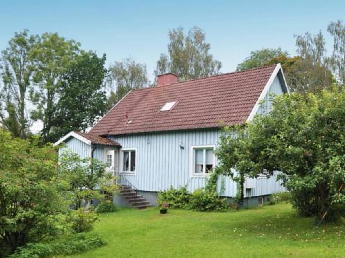 Four-Bedroom Holiday home in Gullabo