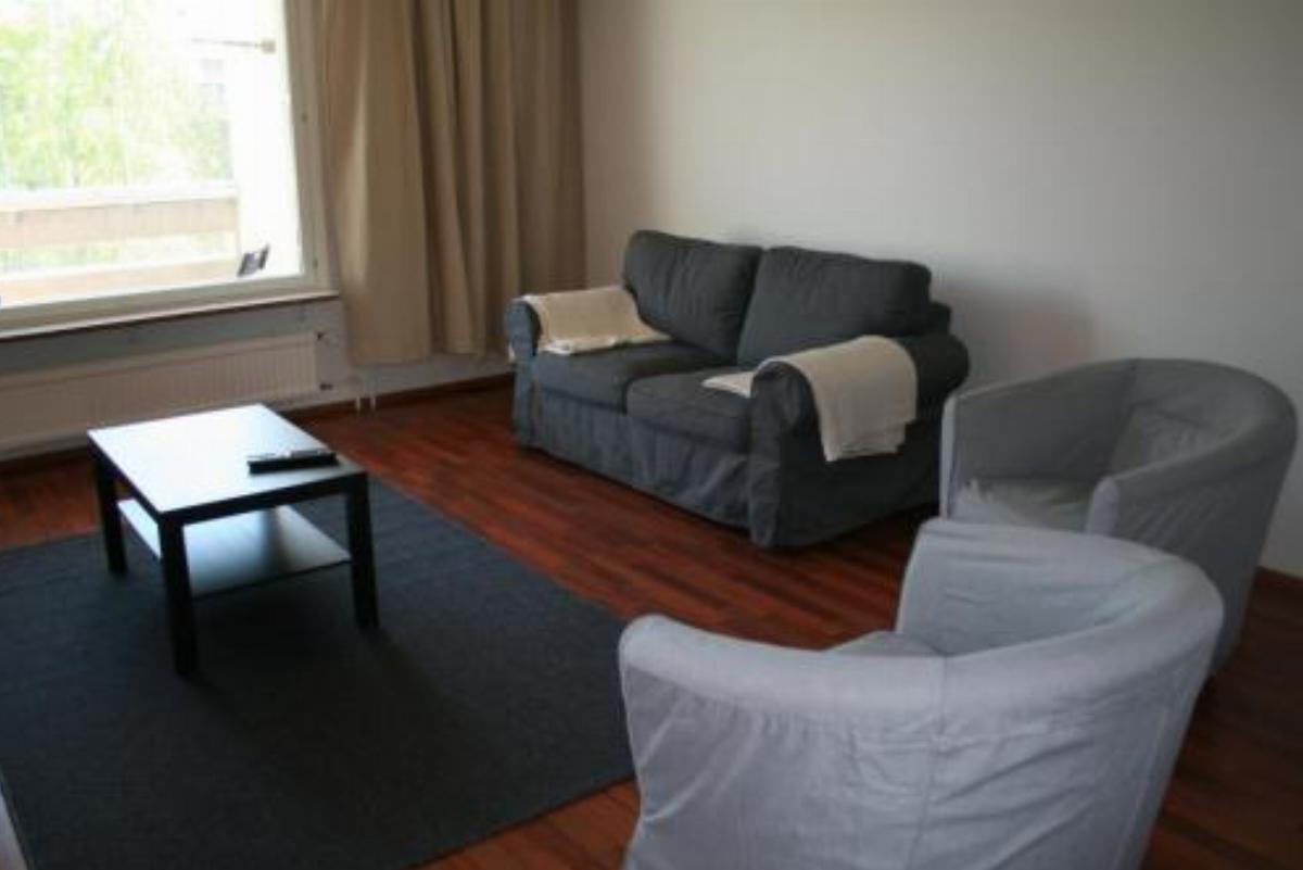 Standard three room apartment with spacious layout (ID 10081)