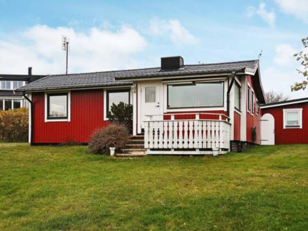 Three-Bedroom Holiday home in Fjell