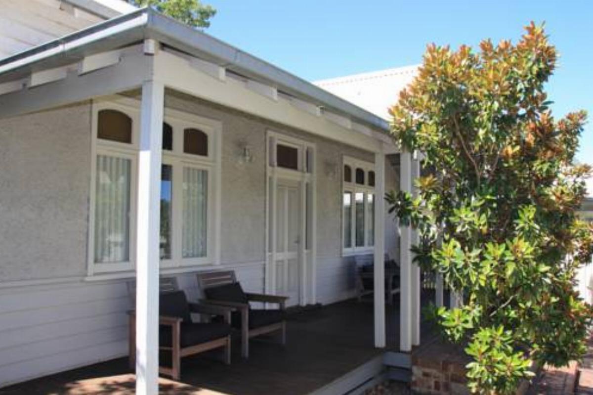 Healesville House - Magnolia House