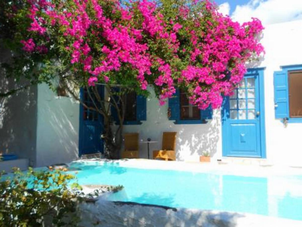 Syros-Home in nature