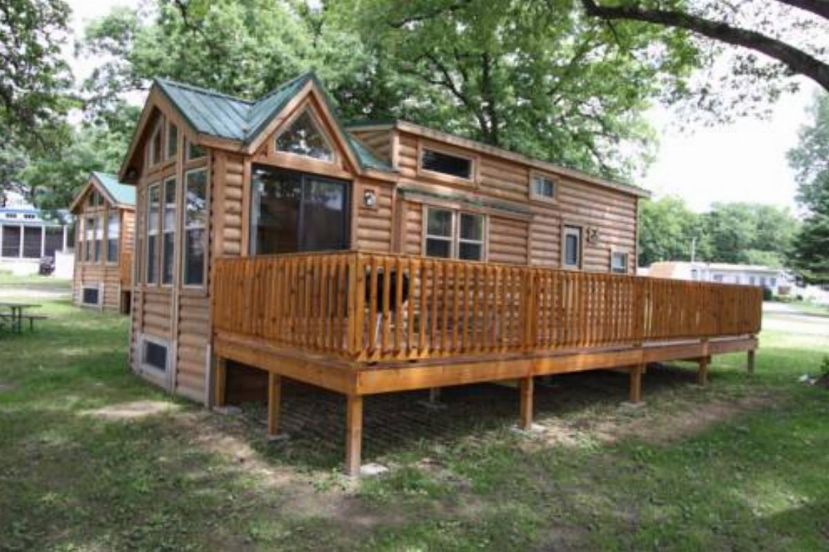 Blackhawk RV Campground Lakeview Loft Cabin 5