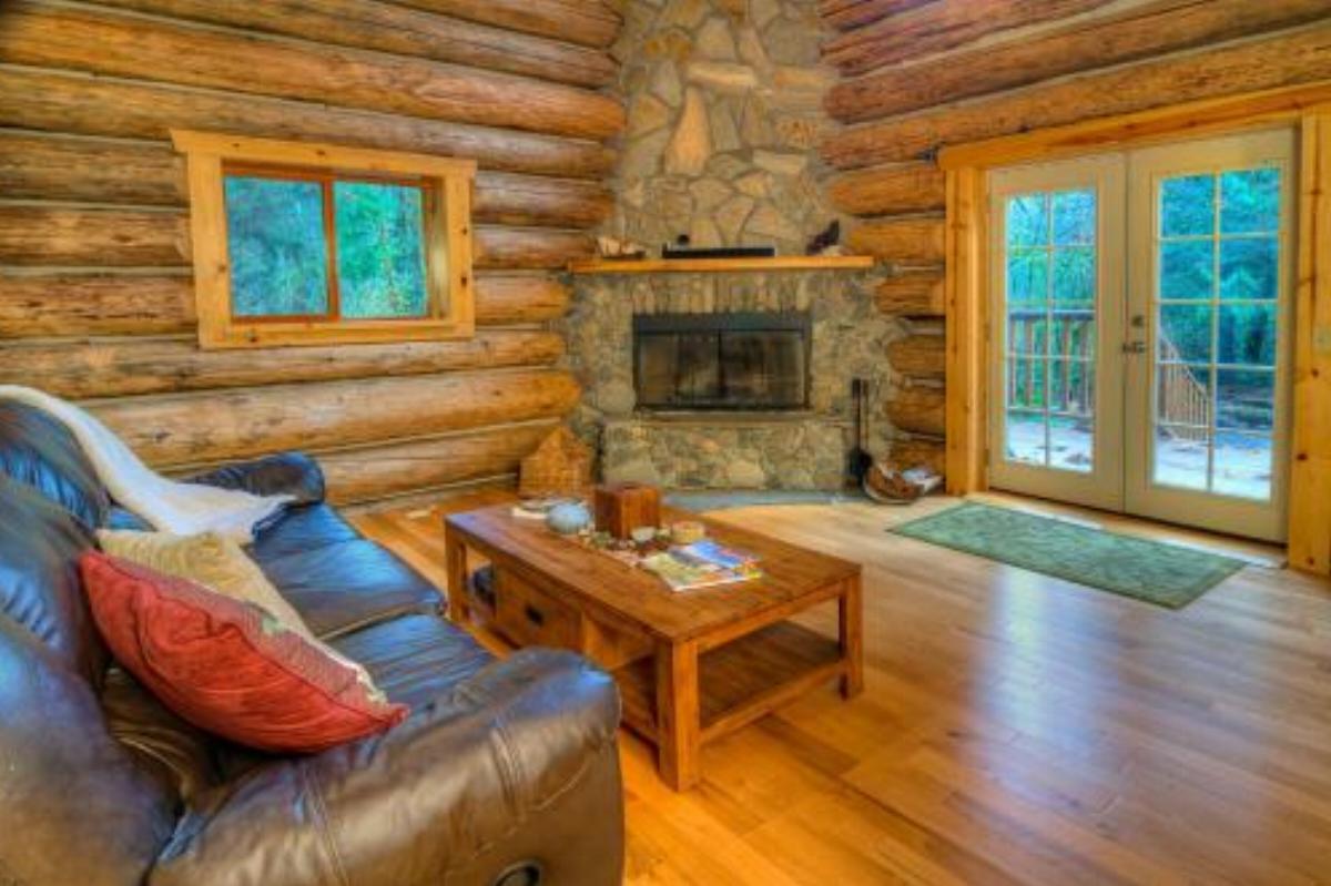Tall Timbers Lodge - Two Bedroom Cabin