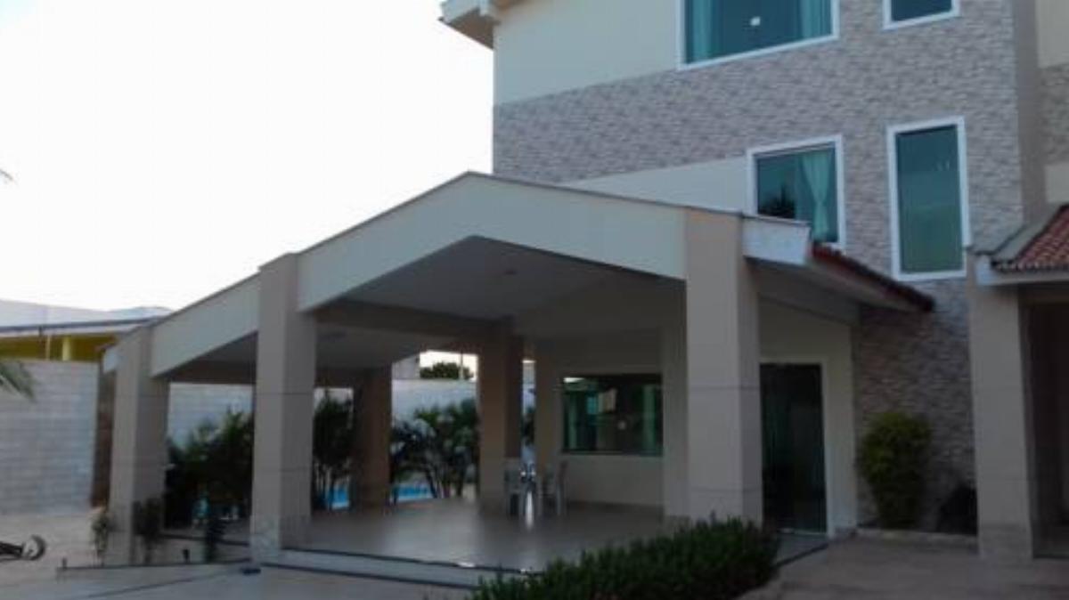 Casa triplex no Aracagi com 6 suites
