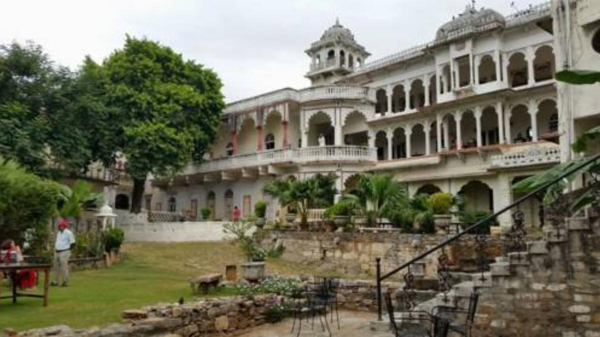 Darbargadh Poshina - A Heritage Home