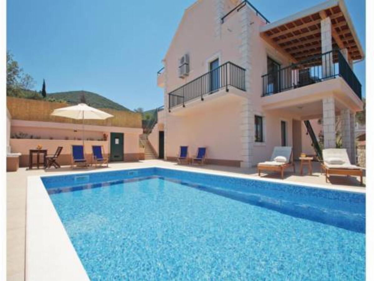 Four-Bedroom Holiday Home in Kneze