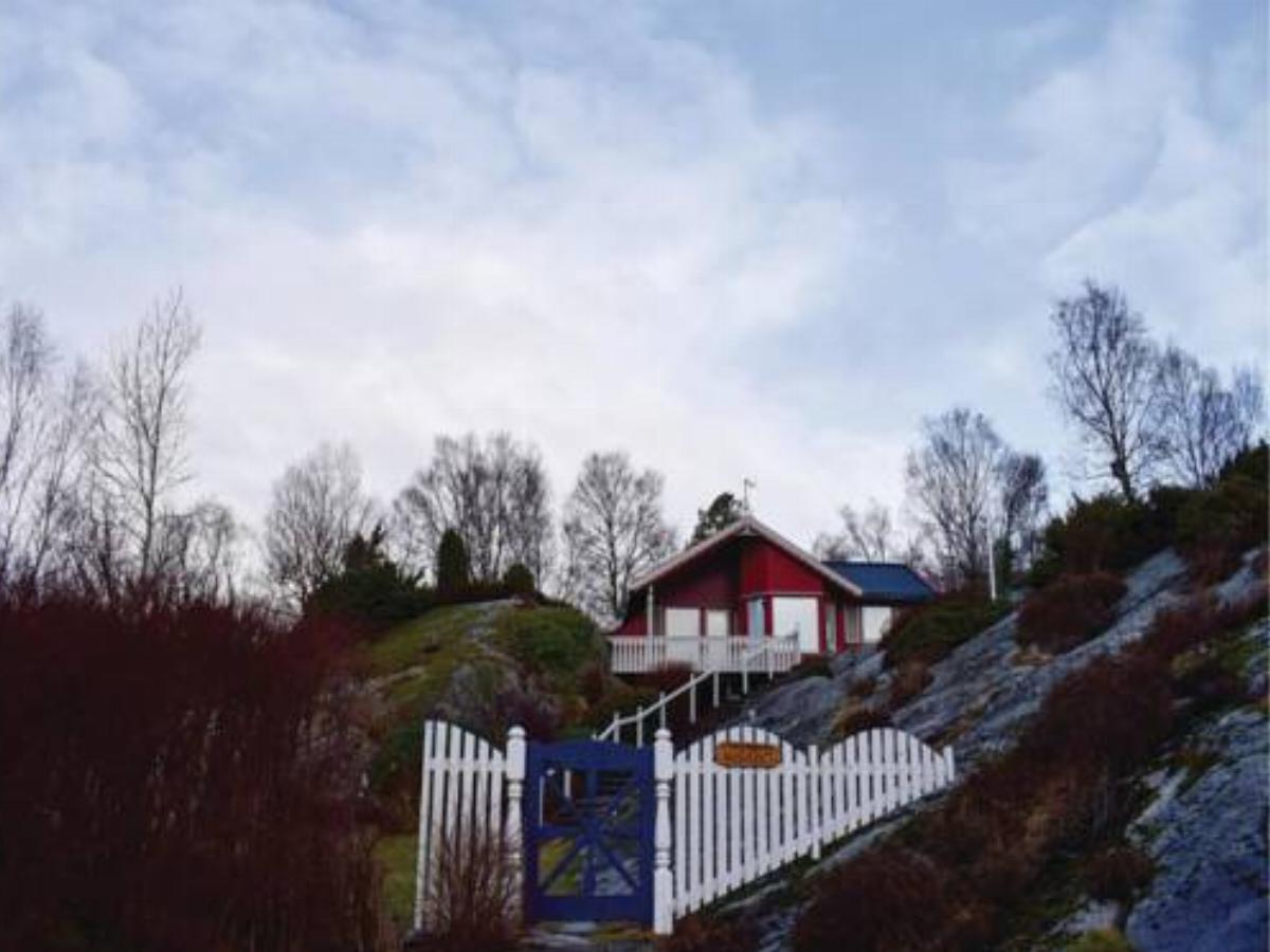 Two-Bedroom Holiday Home in Sagvag
