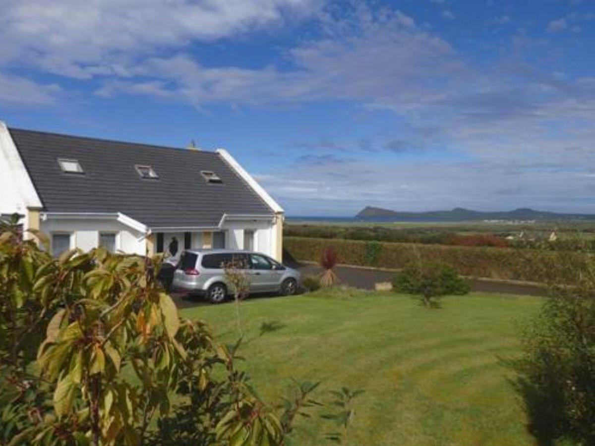Three Sisters Holiday Home