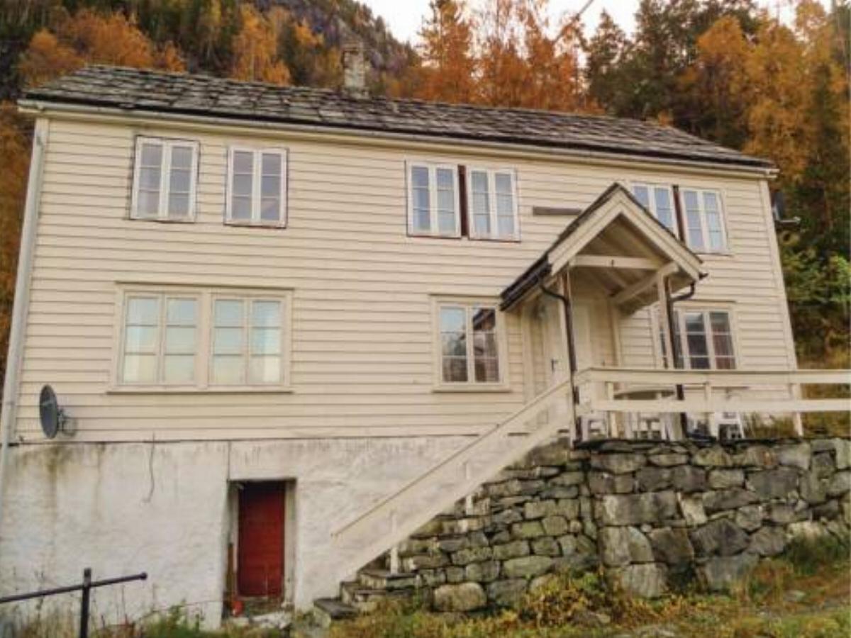 Four-Bedroom Holiday Home in Vallavik
