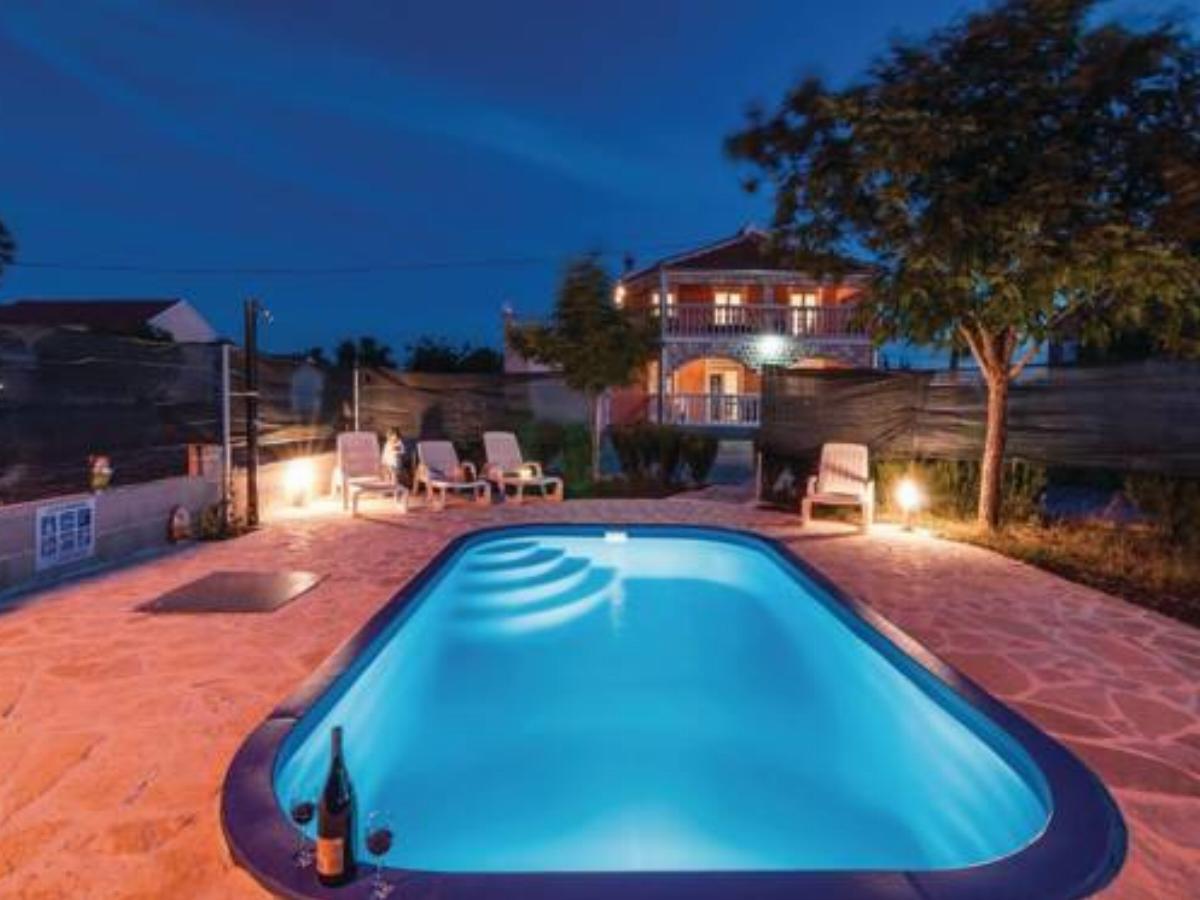 Villa Laura with pool, Budak, Zadar county