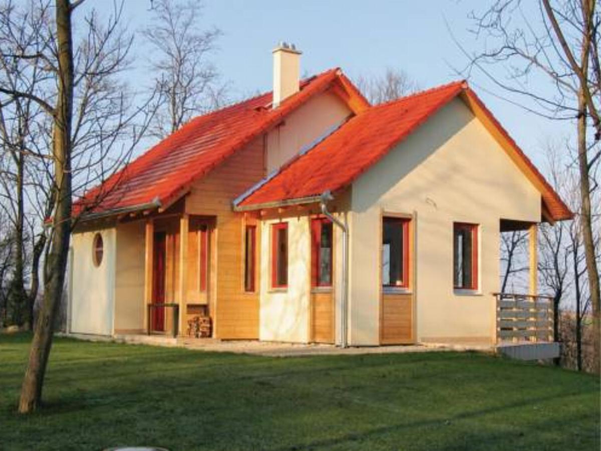 Four-Bedroom Holiday Home in Szolad