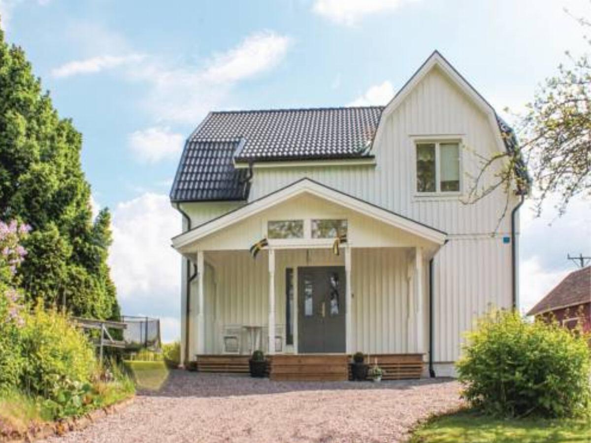 Four-Bedroom Holiday Home in Tradet