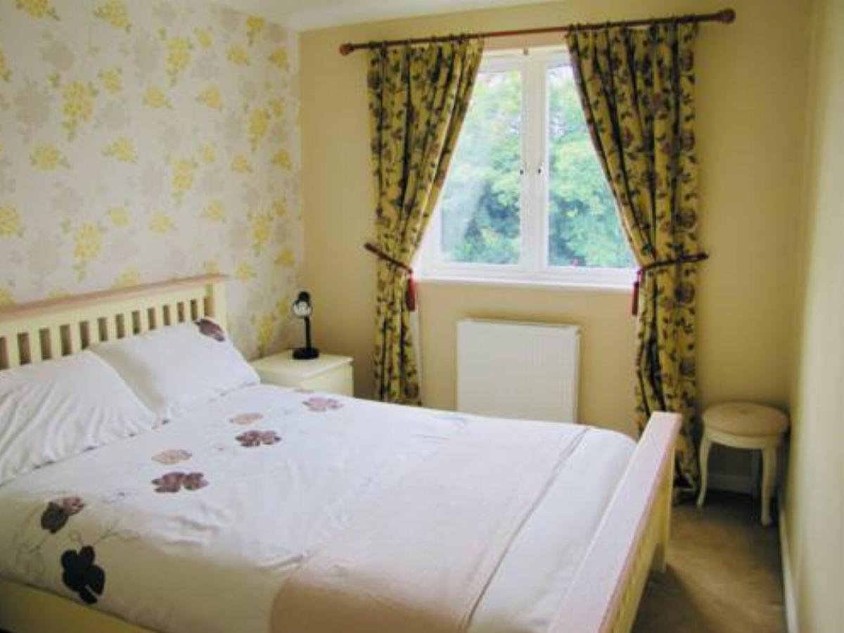 Lovely double bedroom in a shared house near Stirling