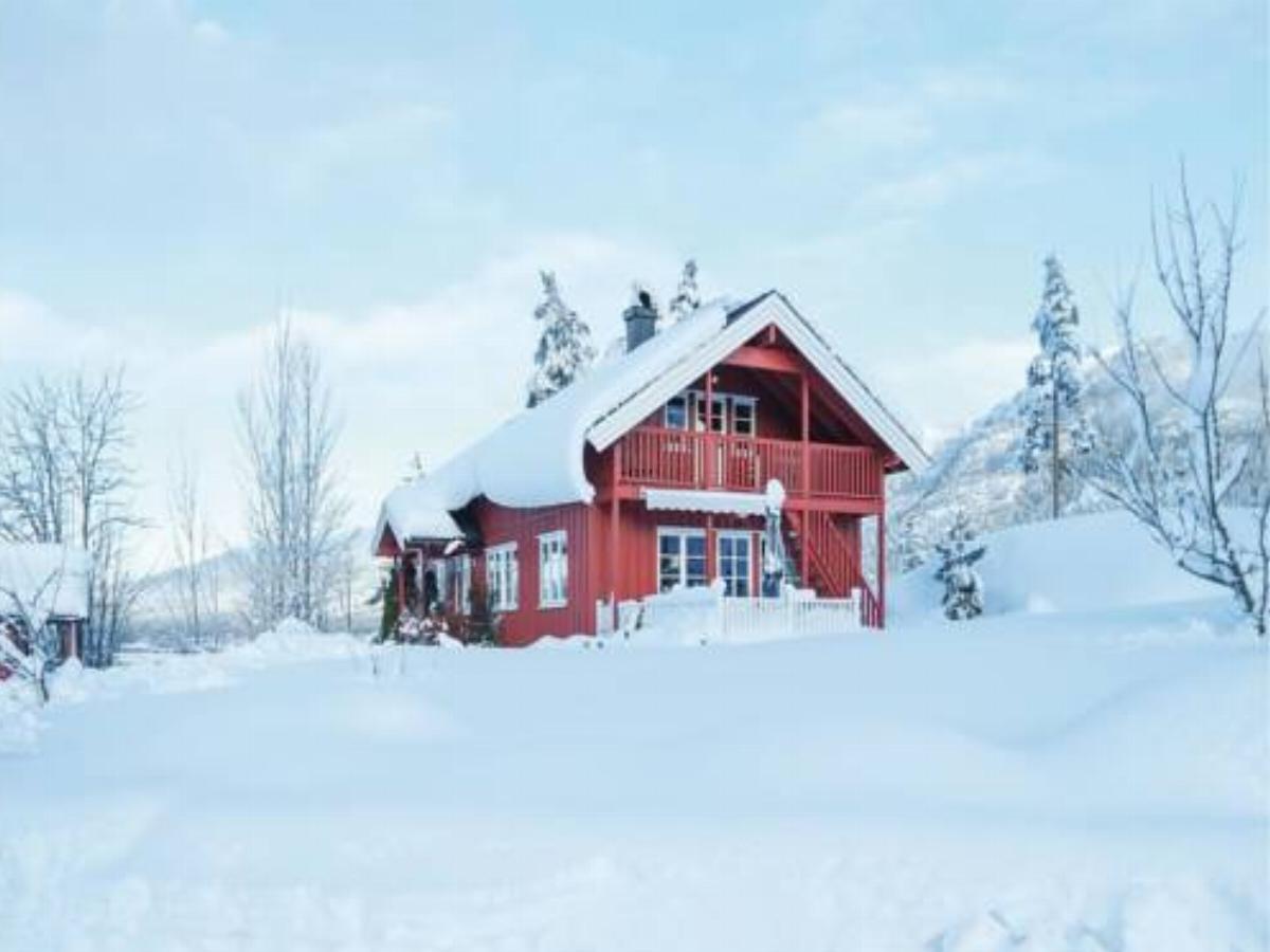 Three-Bedroom Holiday Home in Bo i Telemark