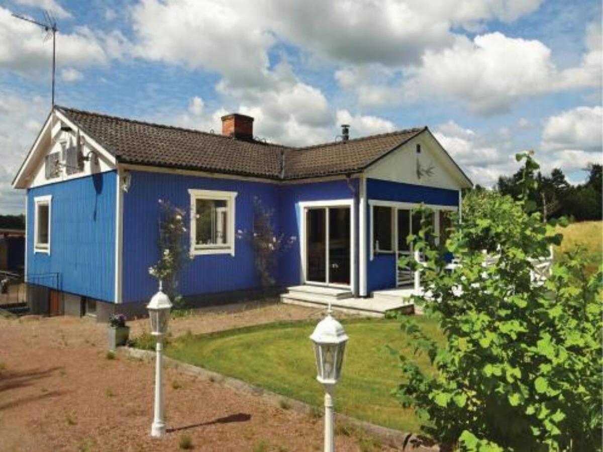 Five-Bedroom Holiday Home in Knislinge