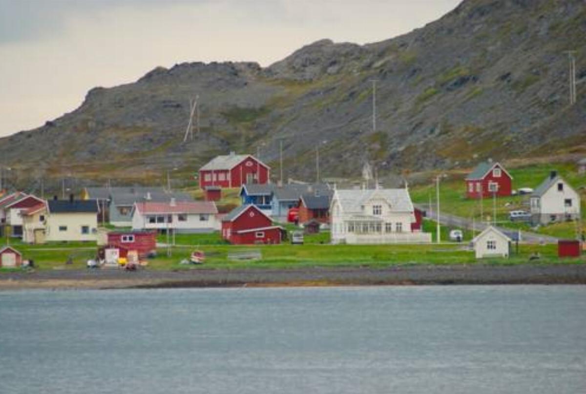 Kongsfjord Holiday Home