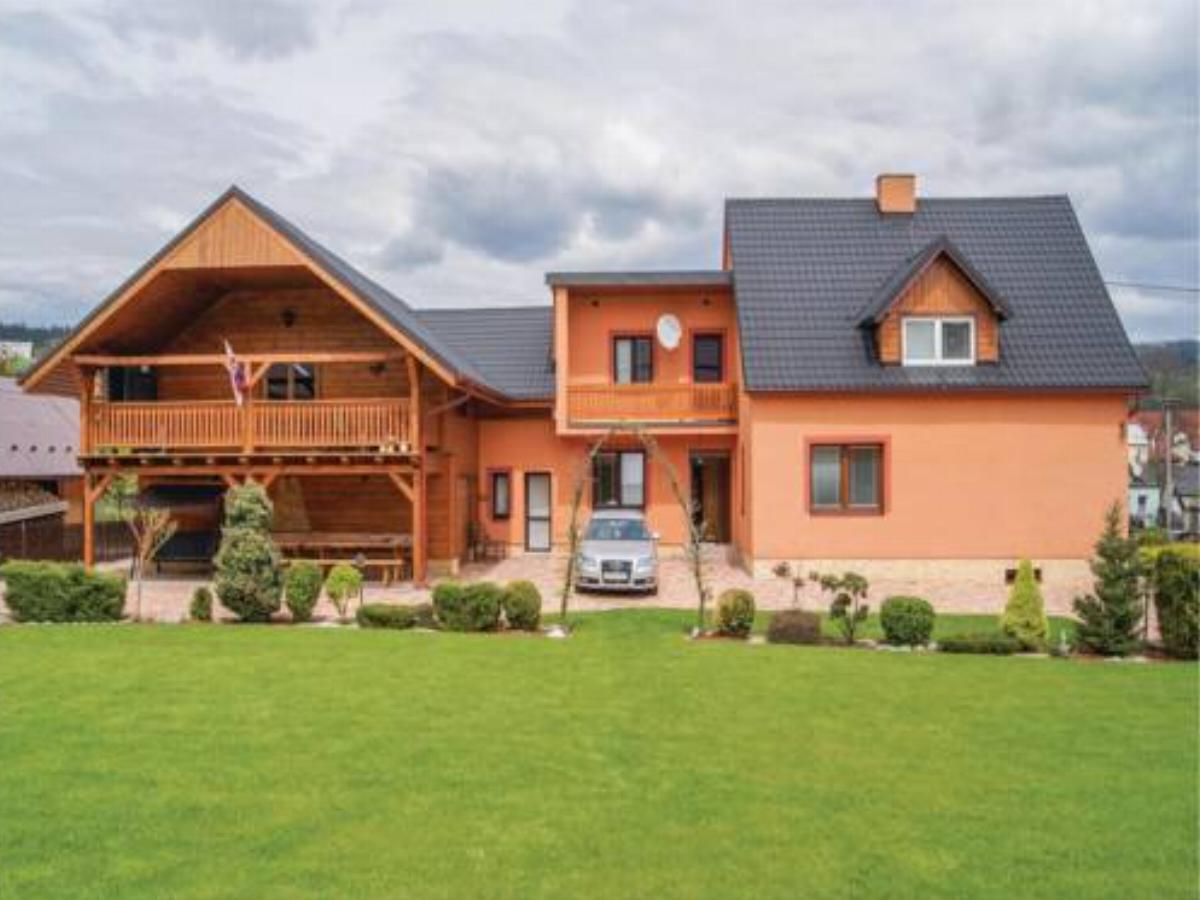 Four-Bedroom Holiday Home in Kysucky Lieskovec