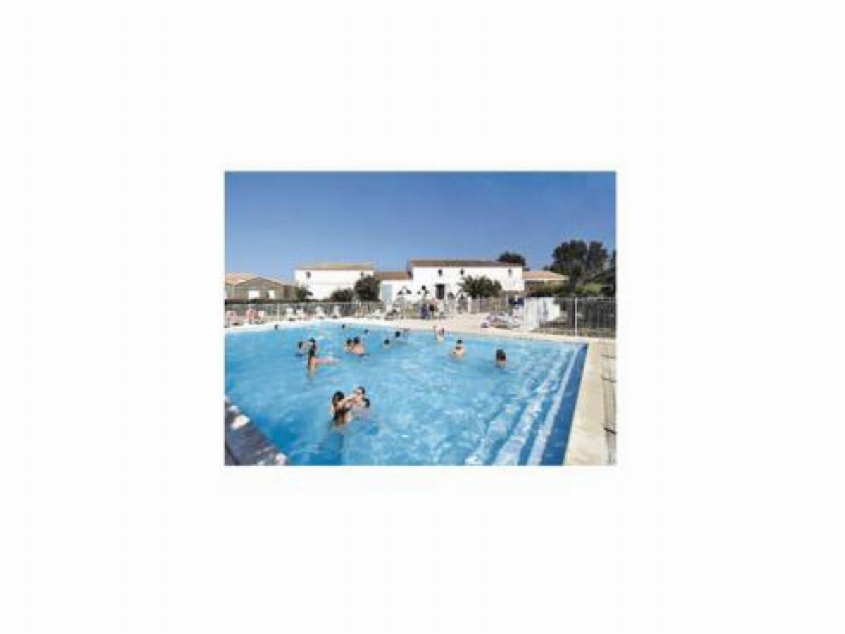 Apartment Le Chateau d'Oléron 31 with Outdoor Swimmingpool